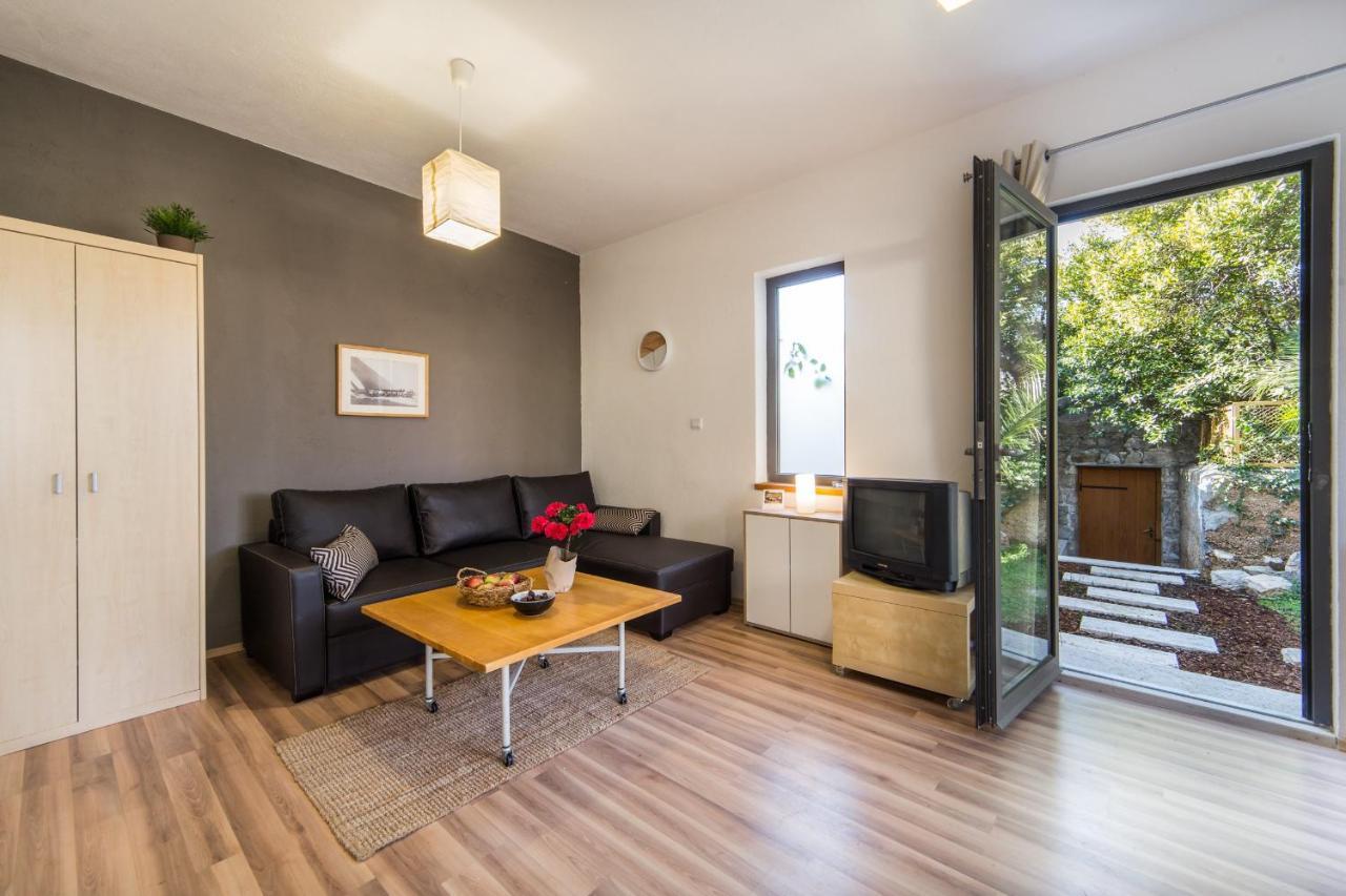 Apartment Peaceful Oasis Макарска Экстерьер фото