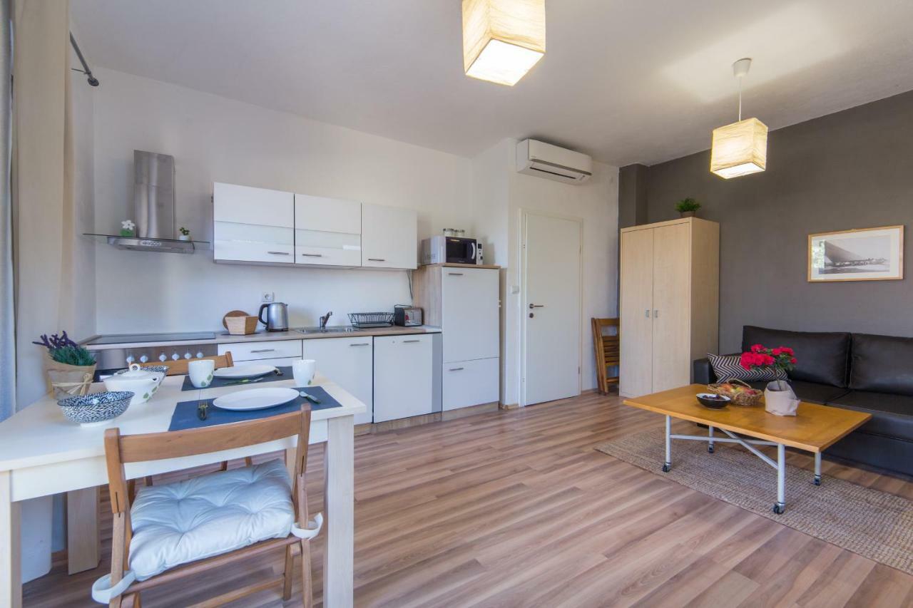 Apartment Peaceful Oasis Макарска Экстерьер фото